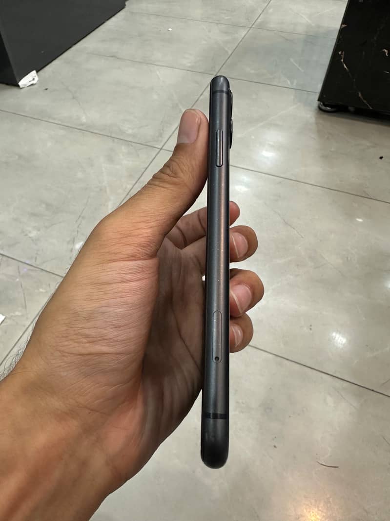 Apple iPhone 11 2