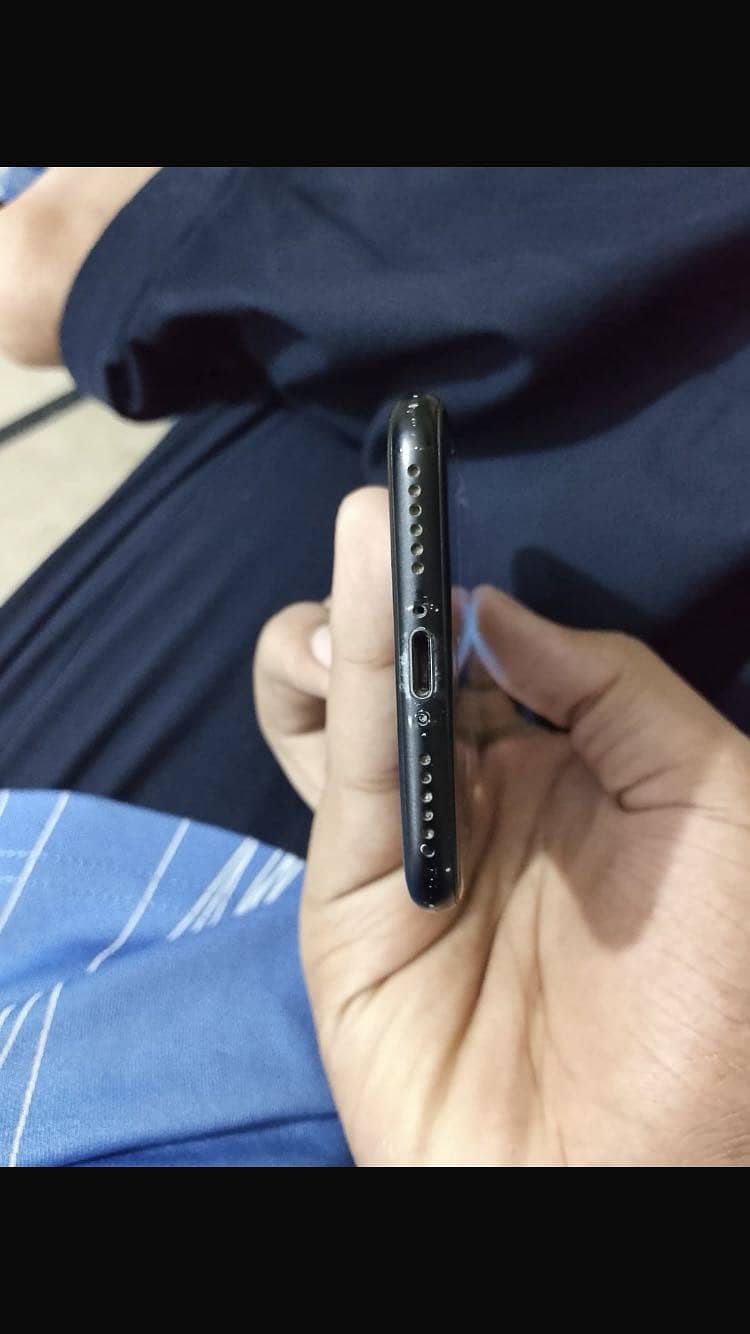 Apple iPhone 7 1