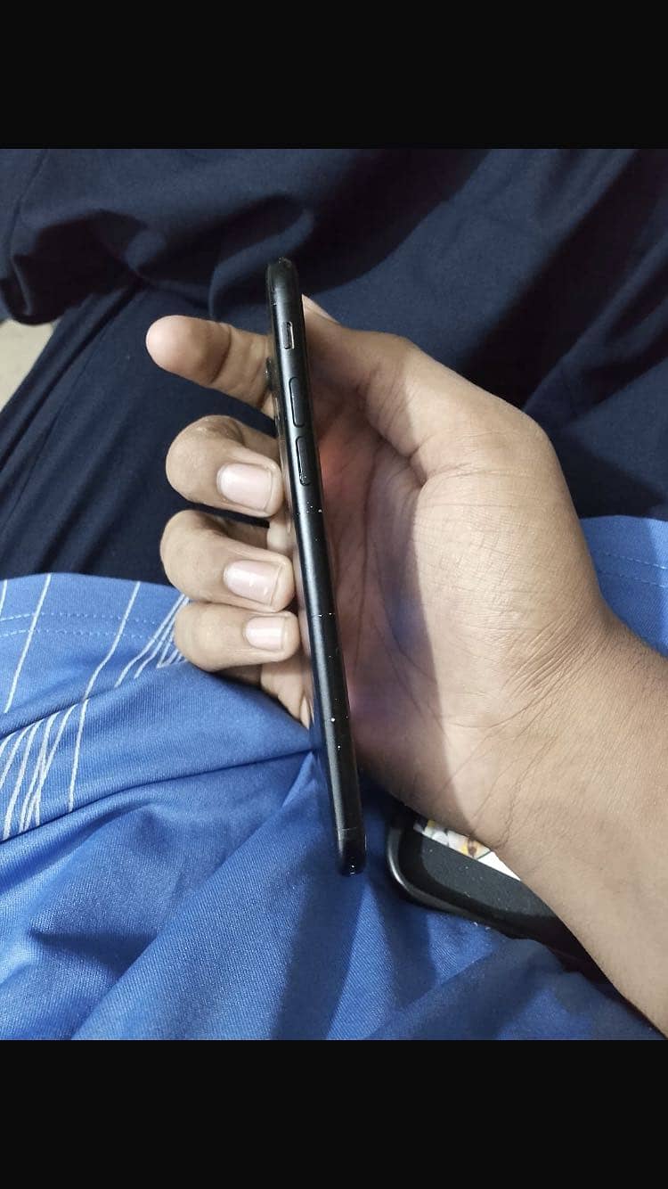 Apple iPhone 7 2