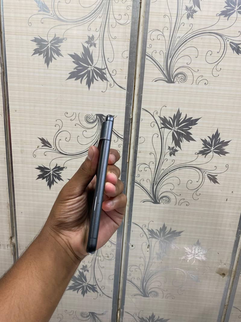 Google Pixel 8 4