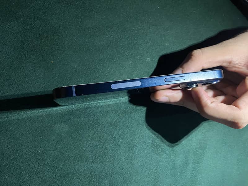 Apple iPhone 14 5