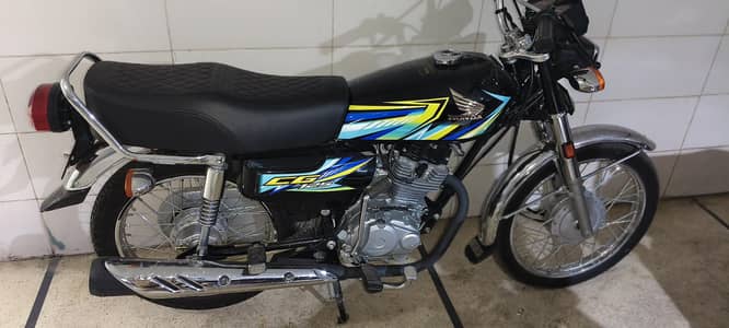Honda CG 125 2026 Model | Black | 3400 KM