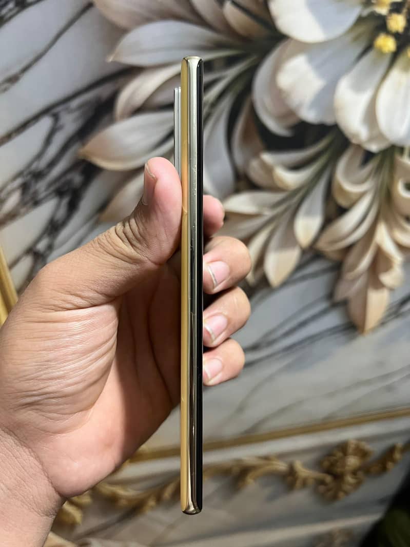 Infinix Note 40 Pro 5