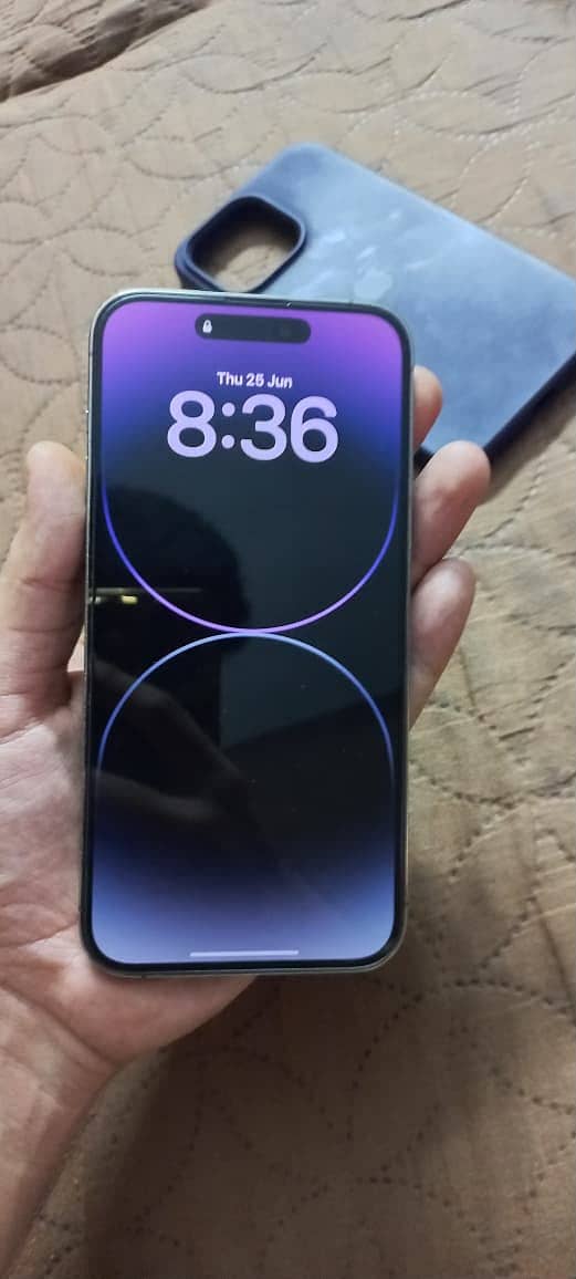 Apple iPhone 14 Pro Max 1