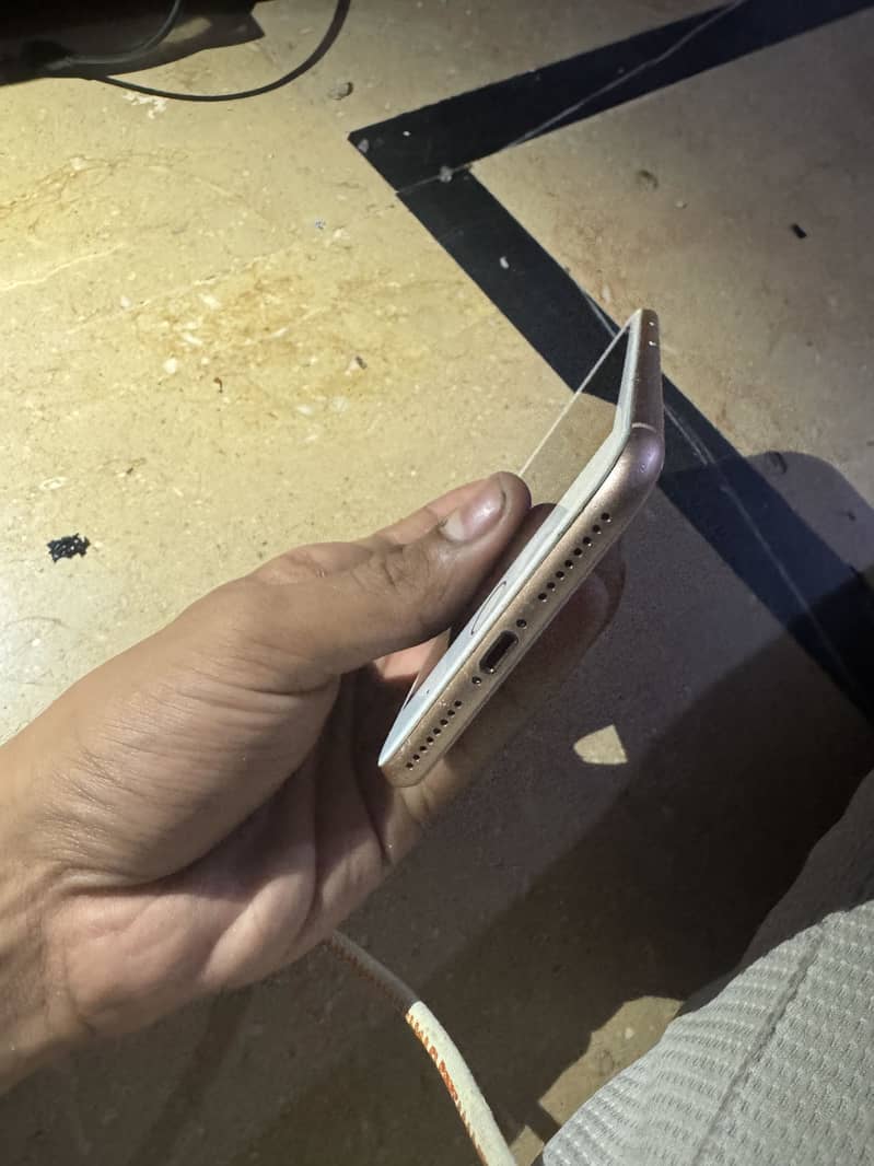Apple iPhone 8 Plus 6