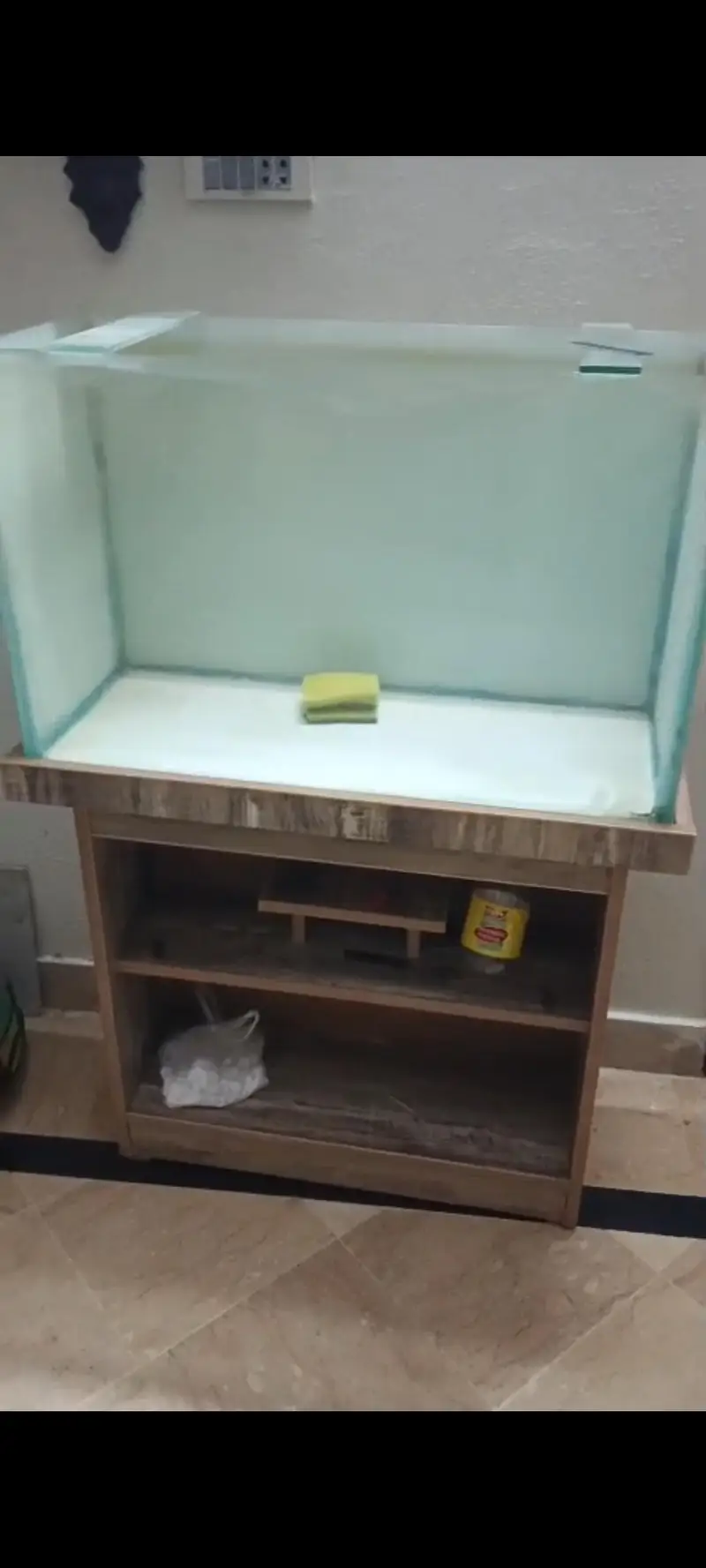 2.5 feet Aquariam with table