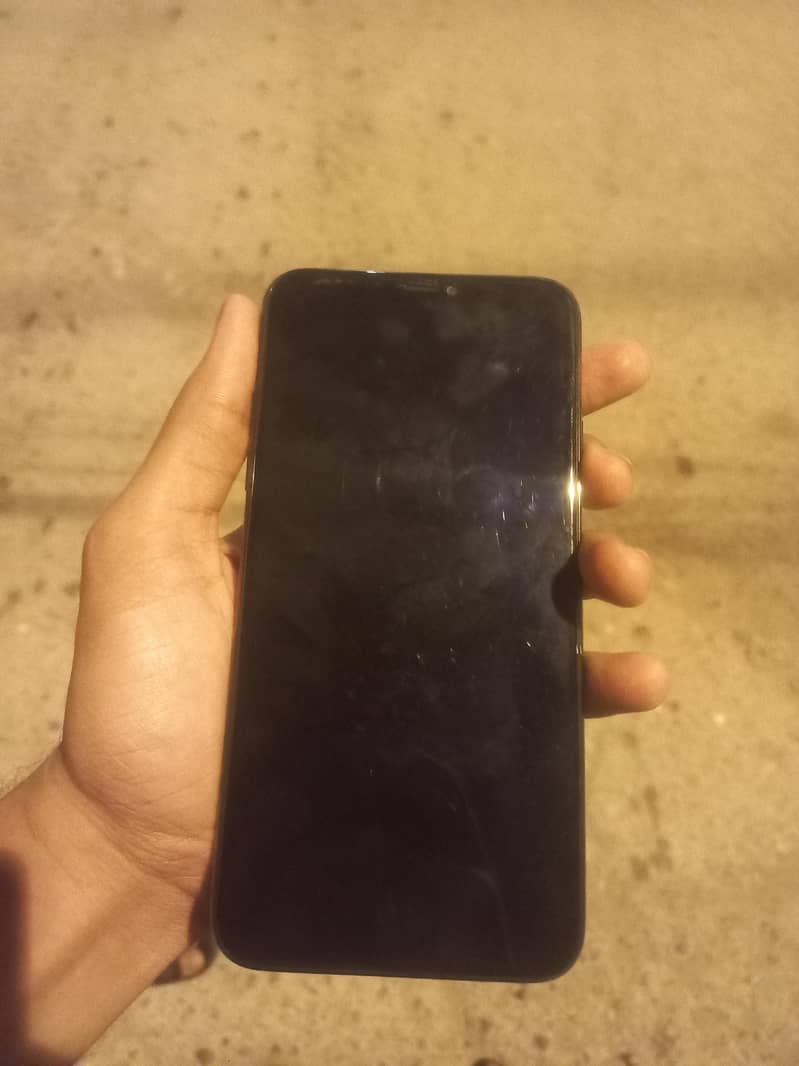 Apple iPhone 11 Pro Max 2
