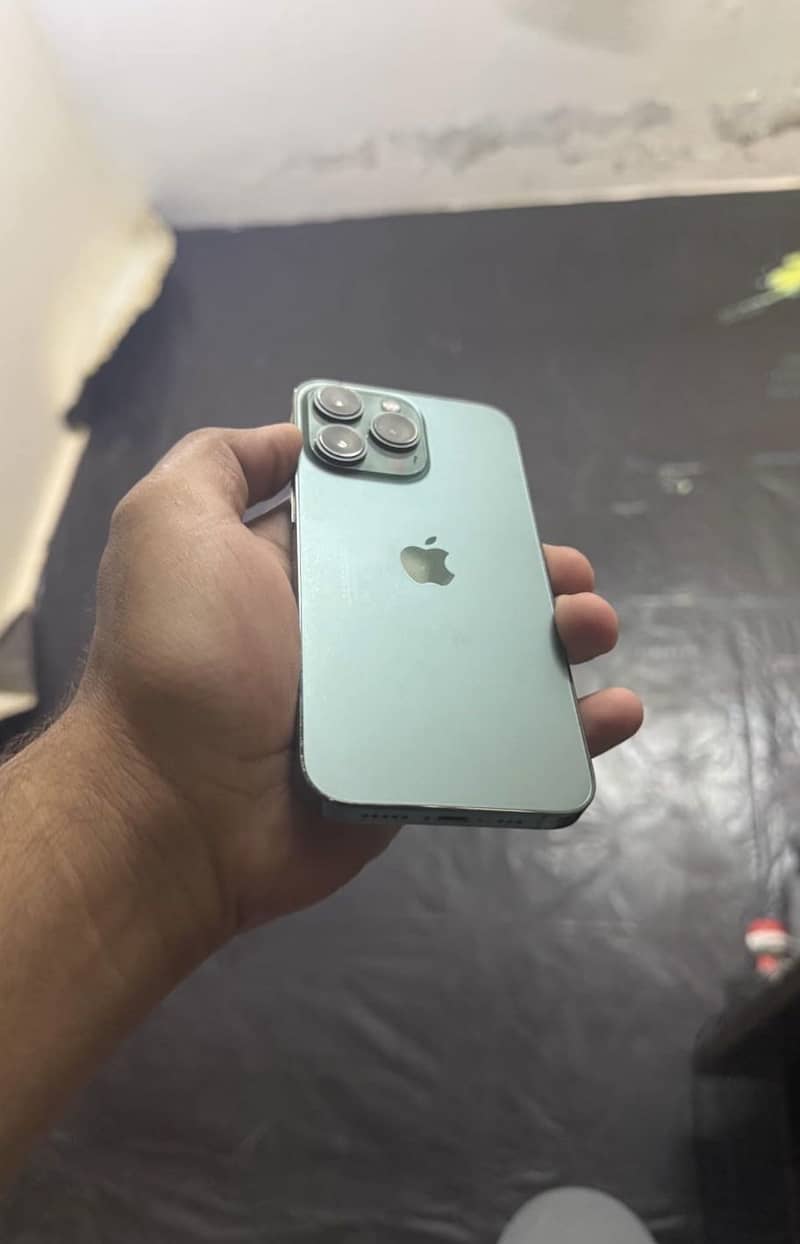 Apple iPhone 13 Pro 0