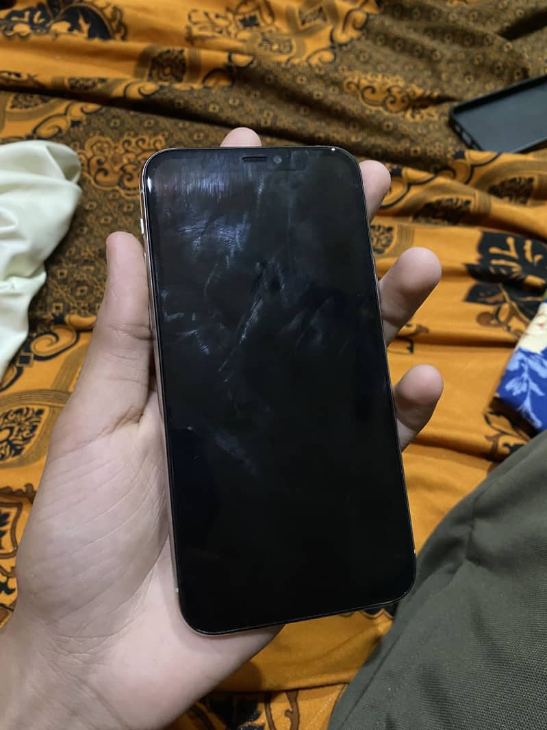 Apple iPhone 11 Pro 3