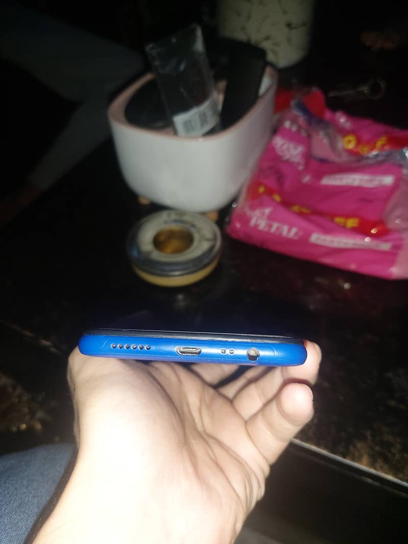 Realme C2 4