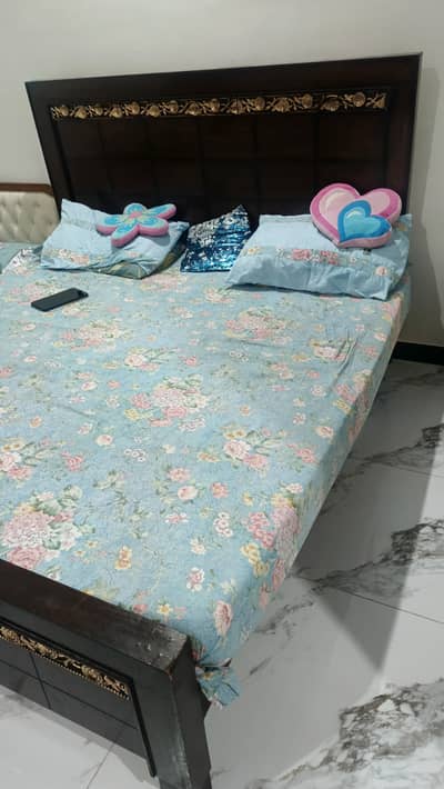 Double bed with mattress