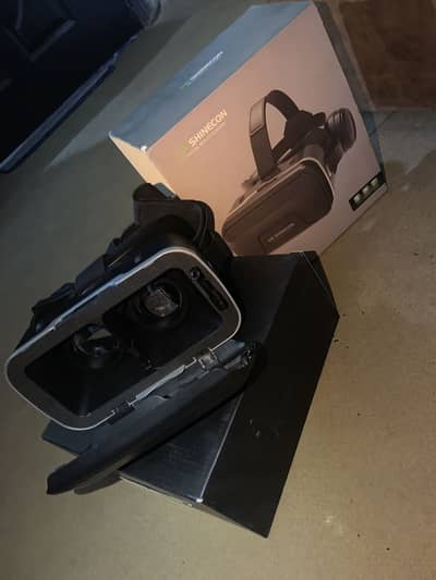 Vr shinecon with bix and headphones slightly used