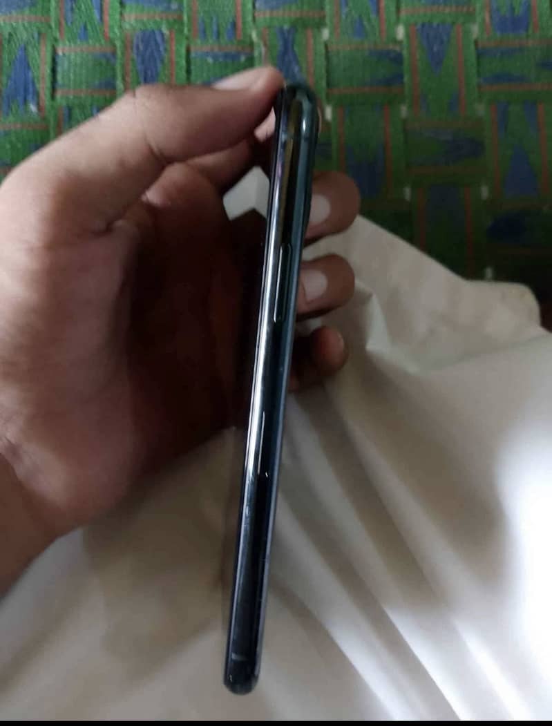 Apple iPhone 11 Pro 1