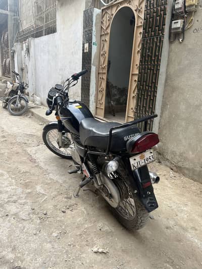 Suzuki GS150 2017