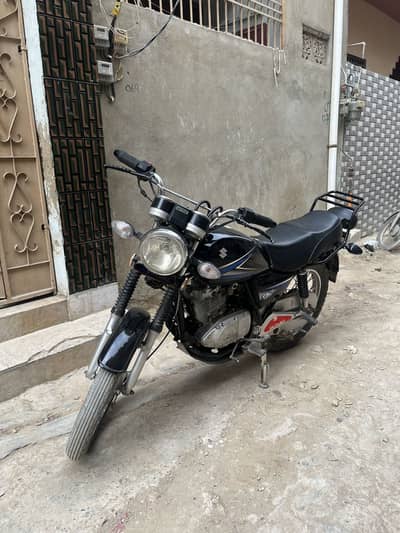 Suzuki GS150 2017