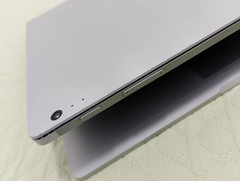 Microsoft surface book 1 3