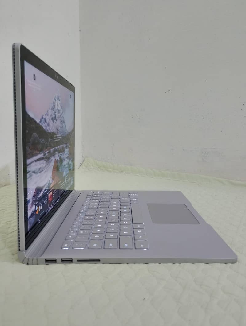Microsoft surface book 1 7