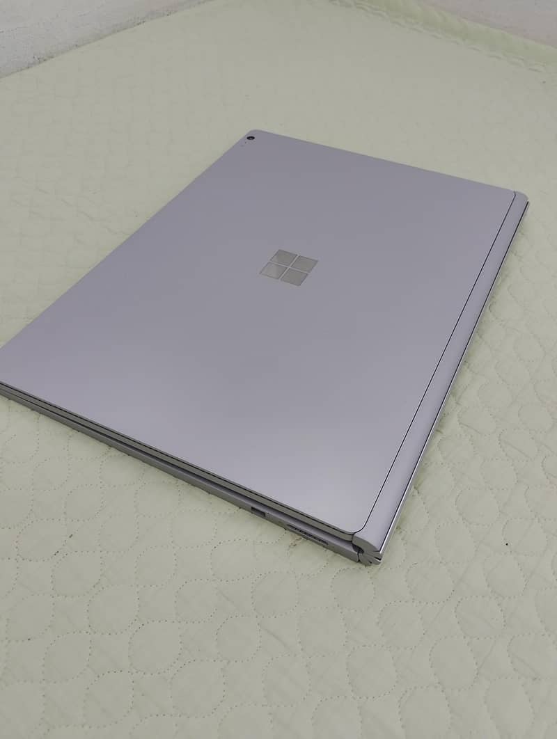 Microsoft surface book 1 9