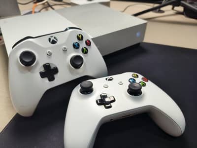 XBOX ONE S 1TB