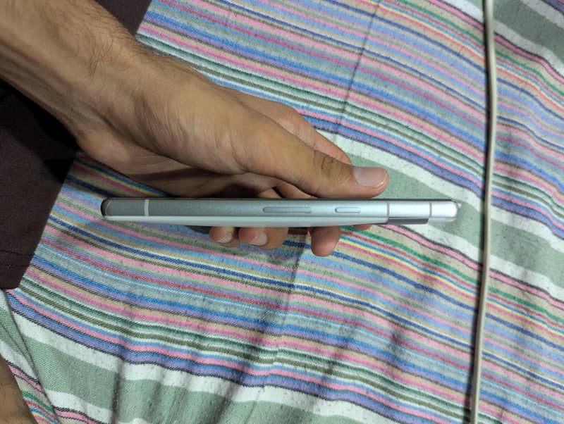 Google Pixel 7a 4