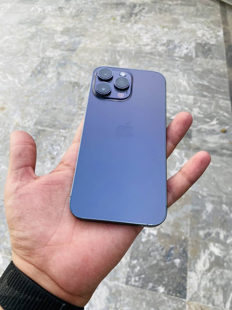 Apple iPhone 14 Pro Max 0