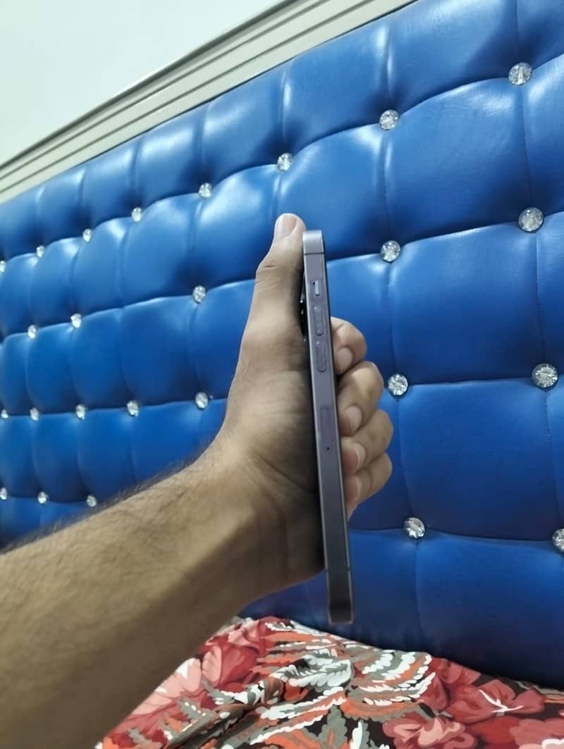 Apple iPhone 14 Pro 0