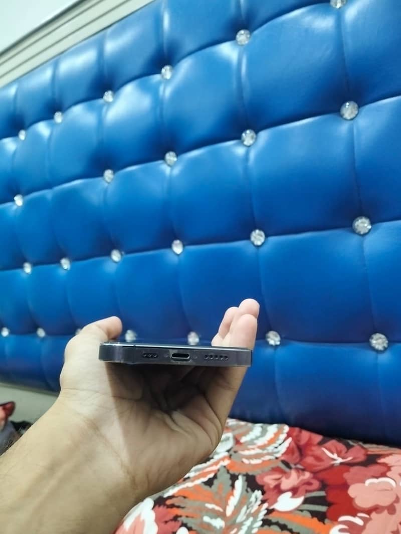 Apple iPhone 14 Pro 1