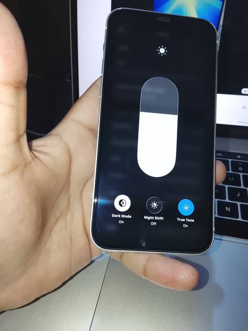 Apple iPhone 12 3