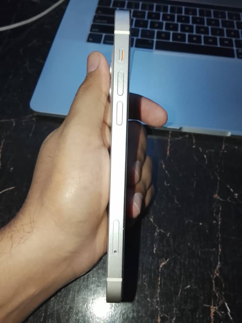 Apple iPhone 12 5