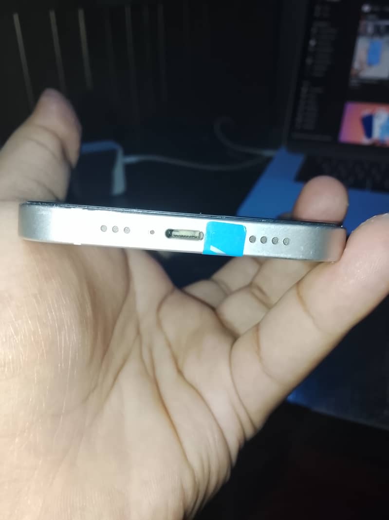 Apple iPhone 12 7