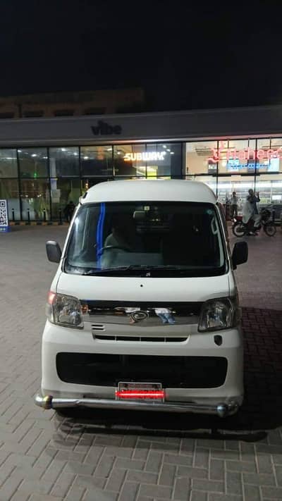 hiject car white 2012 model register 2017