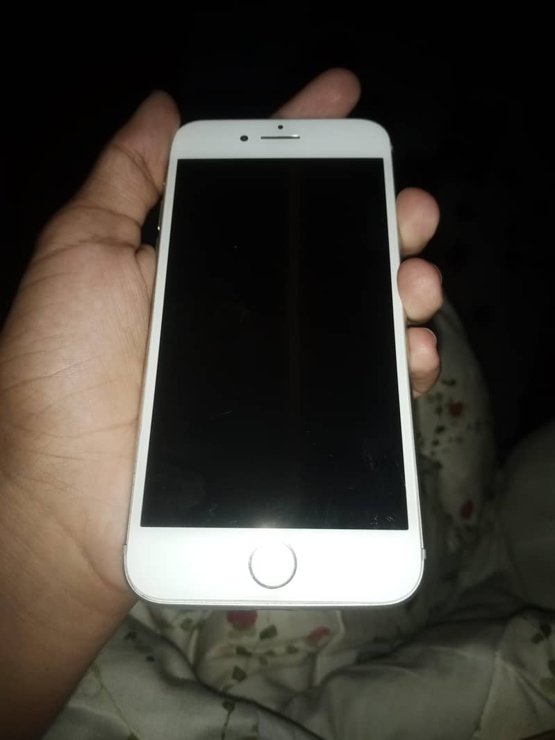 Apple iPhone 8 1
