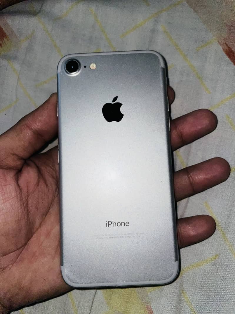 Apple iPhone 7 0