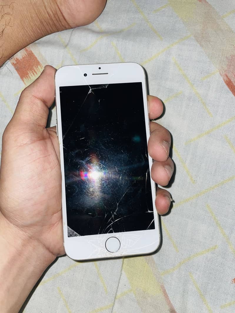 Apple iPhone 7 1