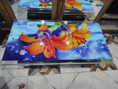 Tempered glass center/coffee table in excellent condition