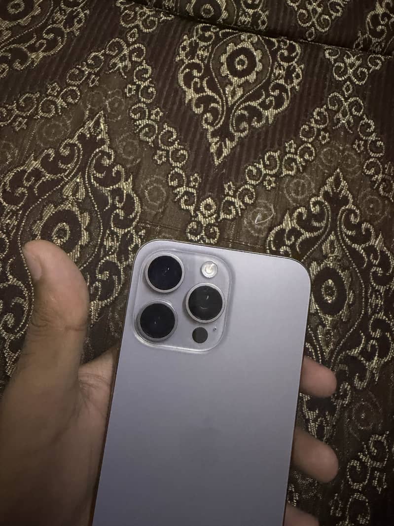Apple iPhone 15 Pro Max 2