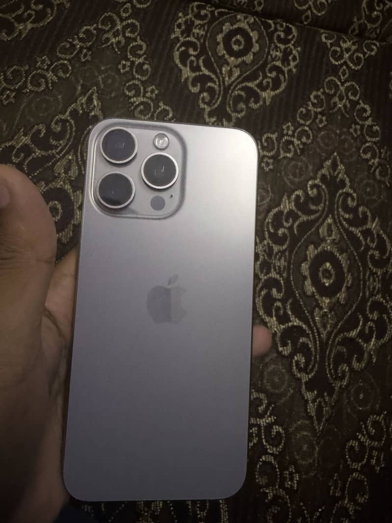 Apple iPhone 15 Pro Max 5