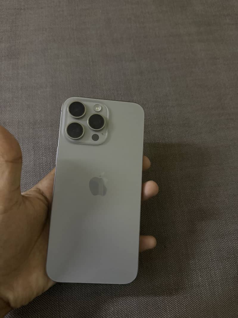 Apple iPhone 15 Pro Max 7