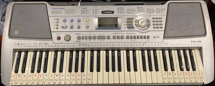 Yamaha Piano Keyboard
