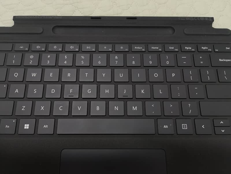 Microsoft surface pro 9 keyboard 1
