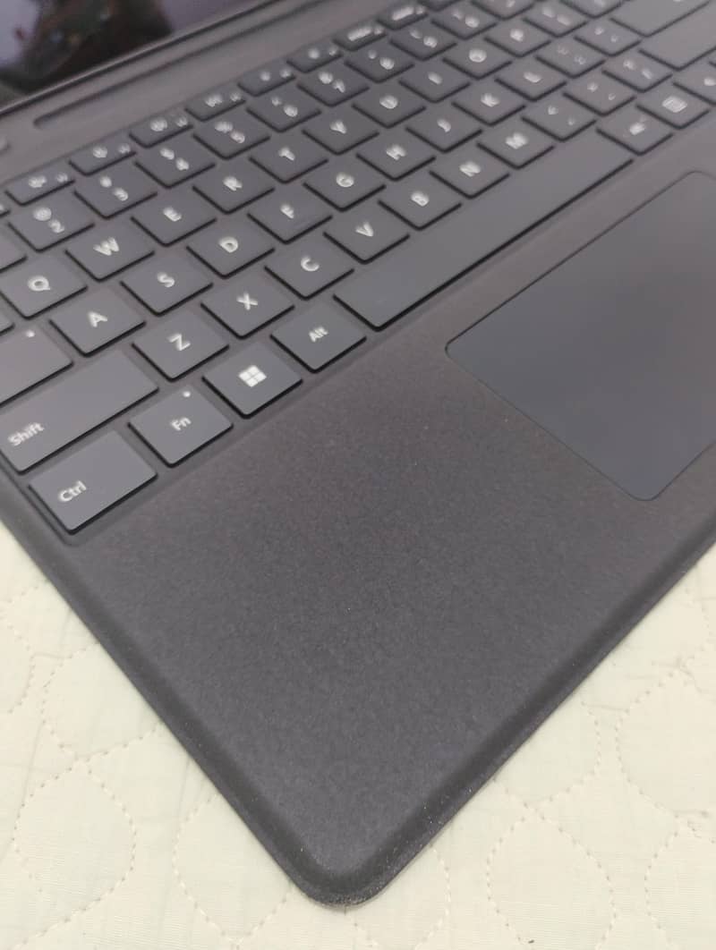 Microsoft surface pro 9 keyboard 4