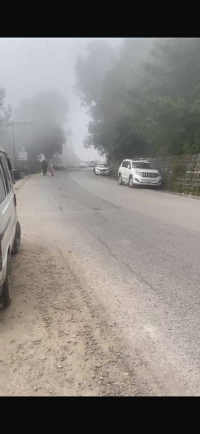 Dunga Gali mein 23 Marla plot for sale. Location achi hai, beautiful