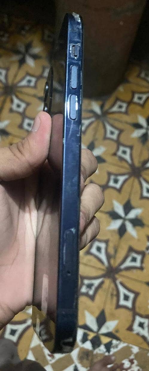 Apple iPhone 12 2