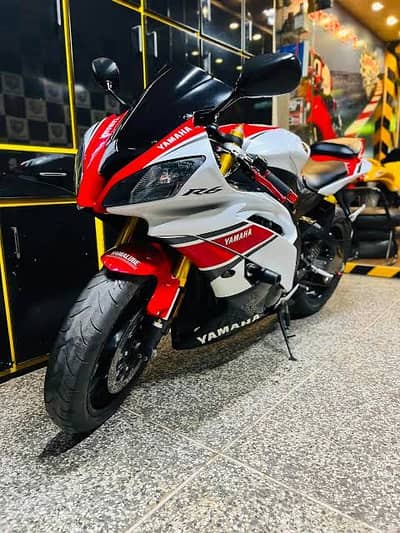 Yamaha R6