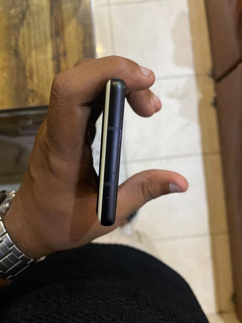 Google pixel 6A 3