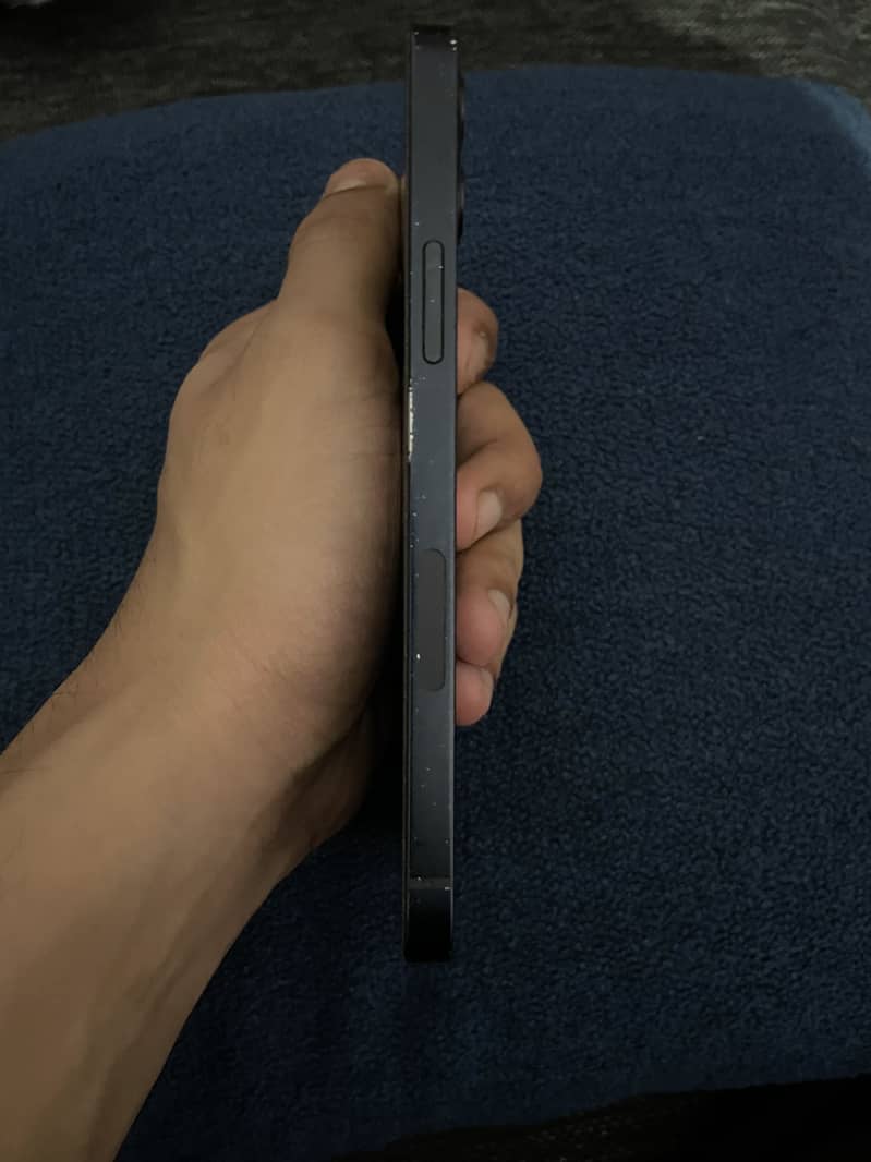 Apple iPhone 12 3