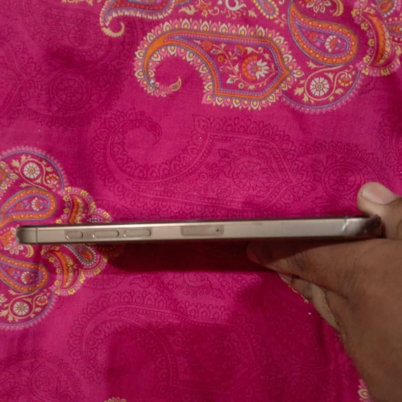Apple iPhone 16 Pro Max 7