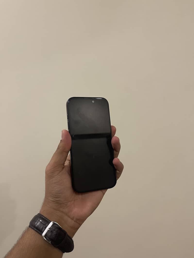 Apple iPhone 15 Pro 0