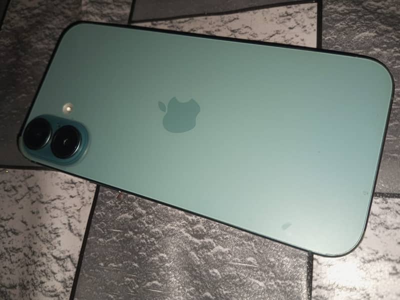 Apple iPhone 16 Plus 0