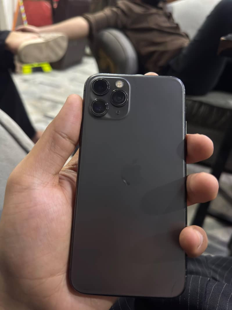 Apple iPhone 11 Pro 2